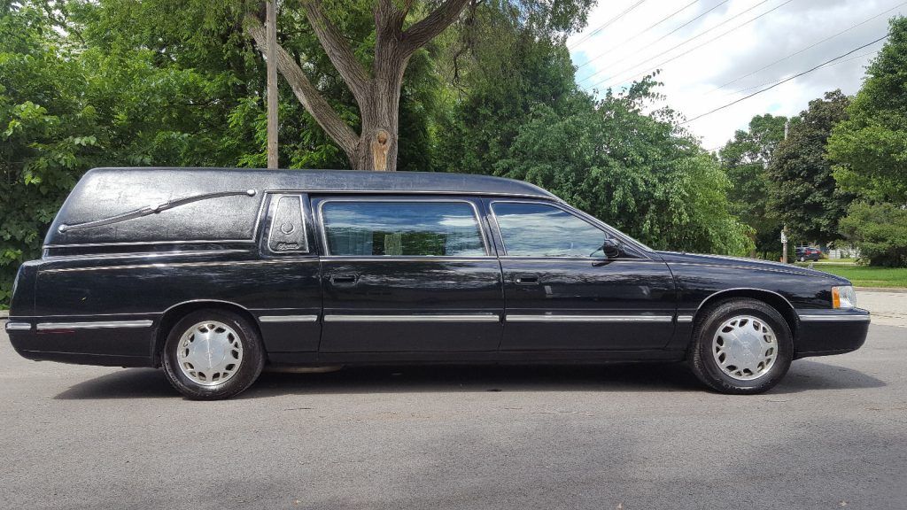1999 Cadillac Hearse / Funeral Coach with only 59,000 miles