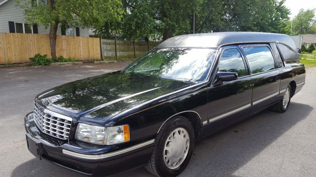 1999 Cadillac Hearse / Funeral Coach with only 59,000 miles
