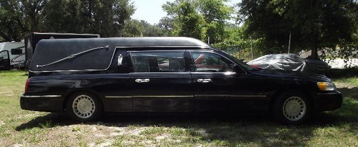 Retired 2000 Lincoln Town Car Funeral Hearse Limo