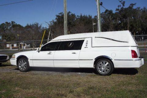 2001 Lincoln Town Car Hearse &#8211; EXCELLENT CONDITION for sale
